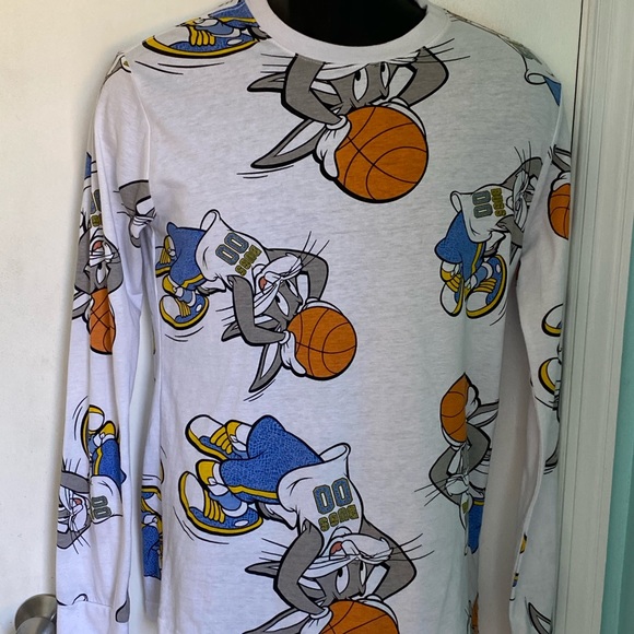 Looney Tunes Other - Looney Tunes Bugs Bunny basketball tee